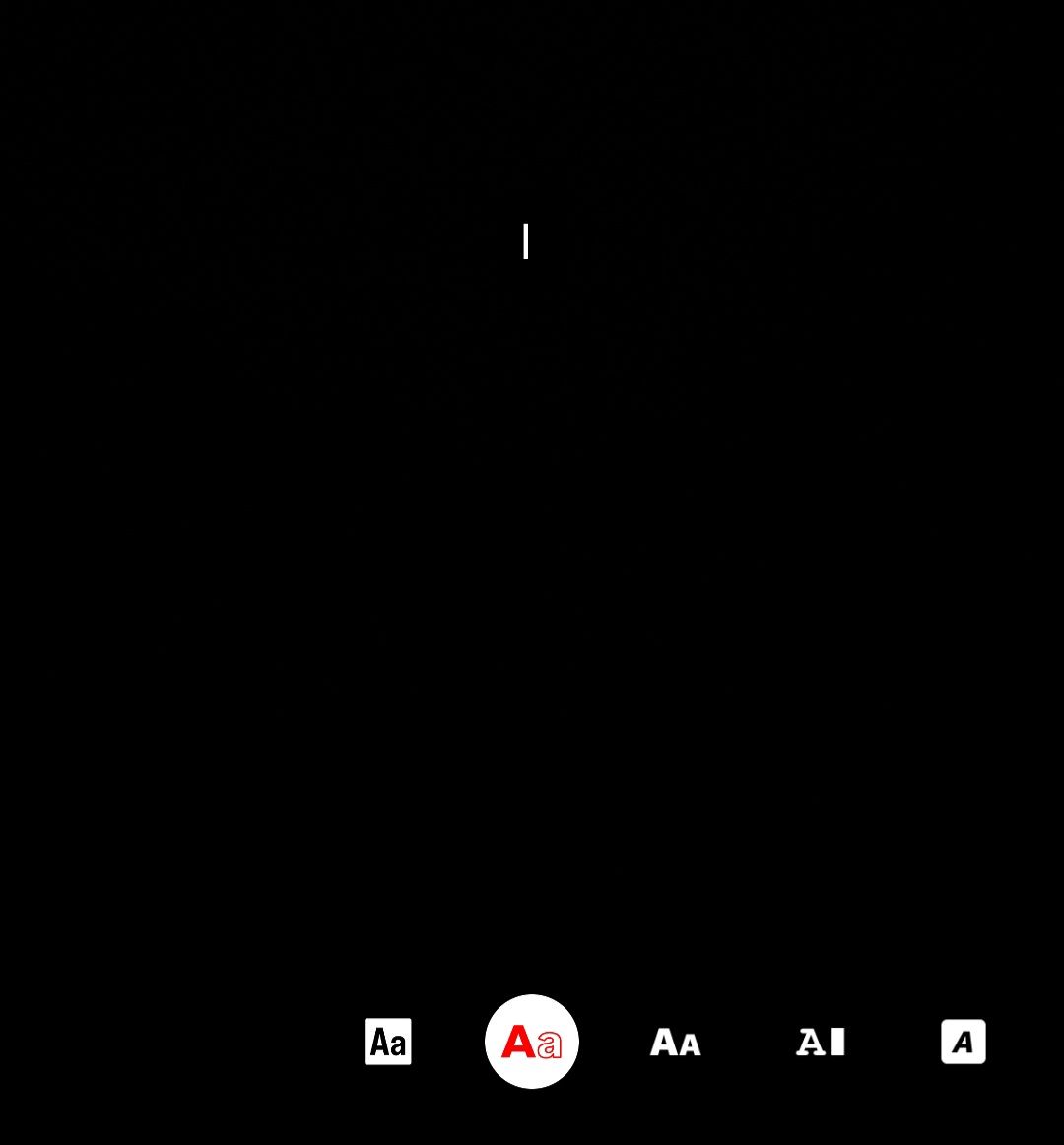 Instagram text editor screen, highlighting text customization options with various fonts and sizes.
